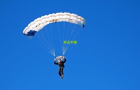 开云网页版_骑士战术体系崩盘,无脑顺下冲击暴露换防局限性,克利夫兰复制火箭奇迹梦碎